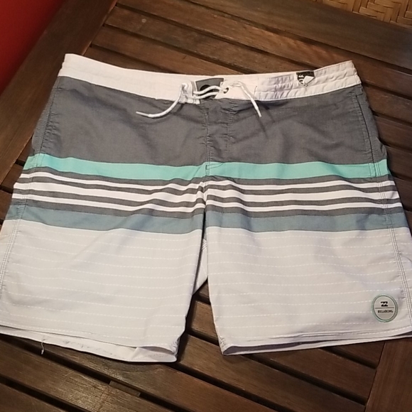 Billabong board shorts, 38